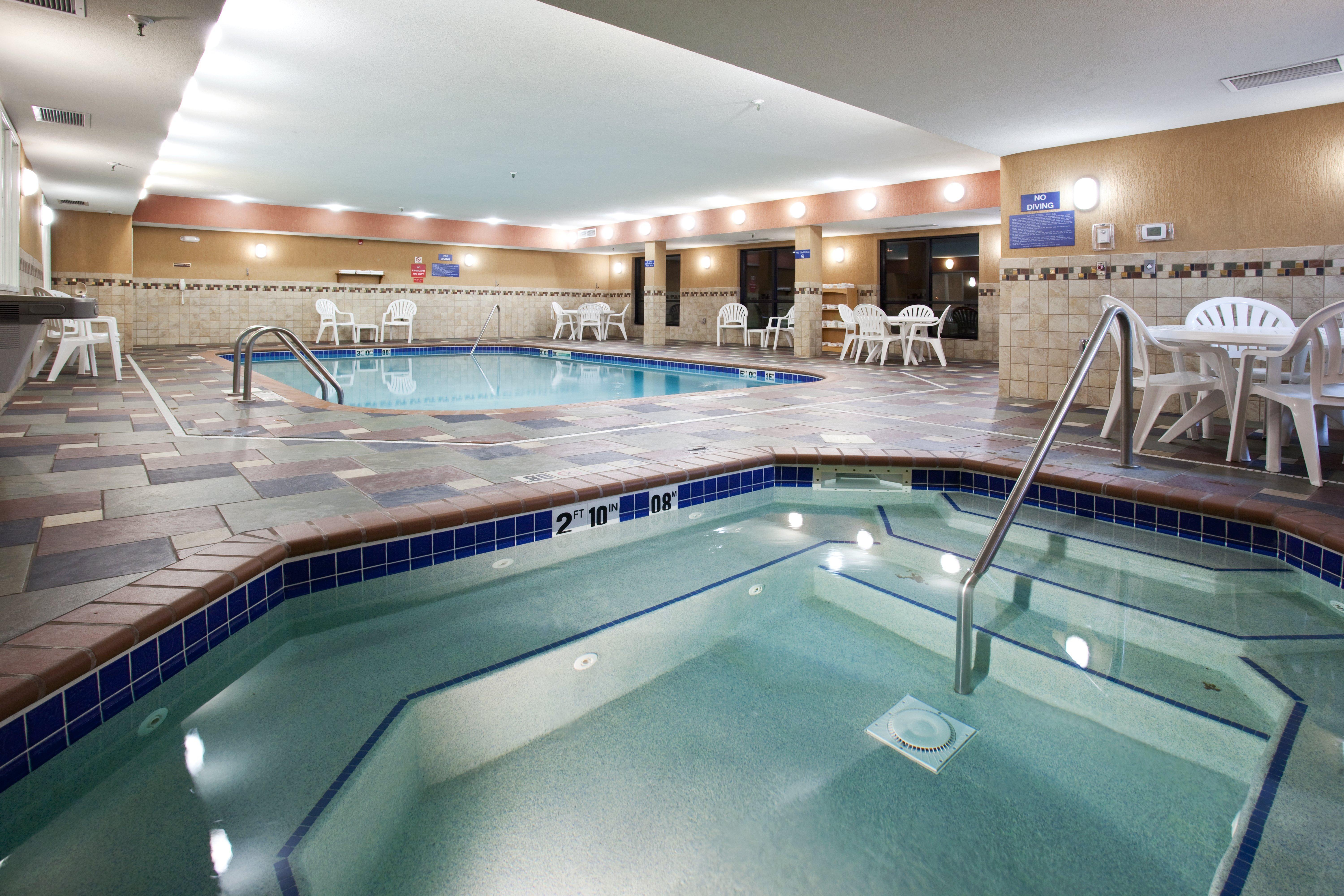 Holiday Inn Express Hotel & Suites Fort Collins By Ihg Eksteriør bilde