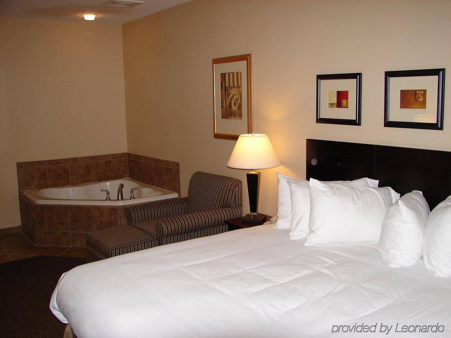 Holiday Inn Express Hotel & Suites Fort Collins By Ihg Eksteriør bilde
